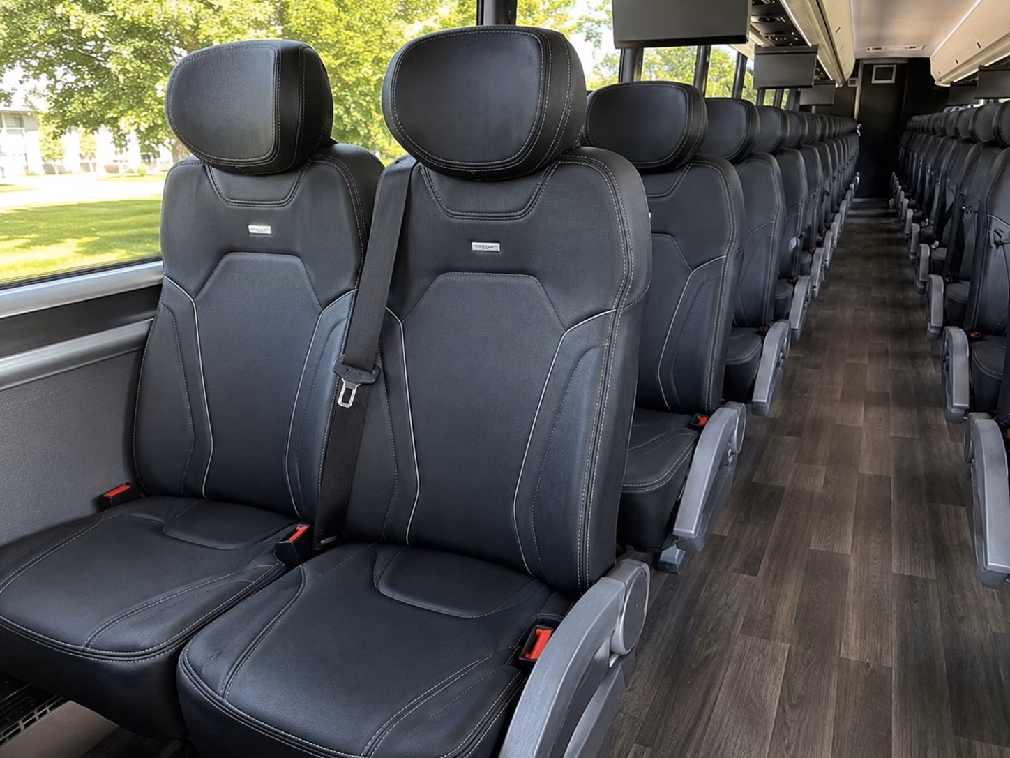 charter bus rentals to thalia mara hall in jackson mississippi